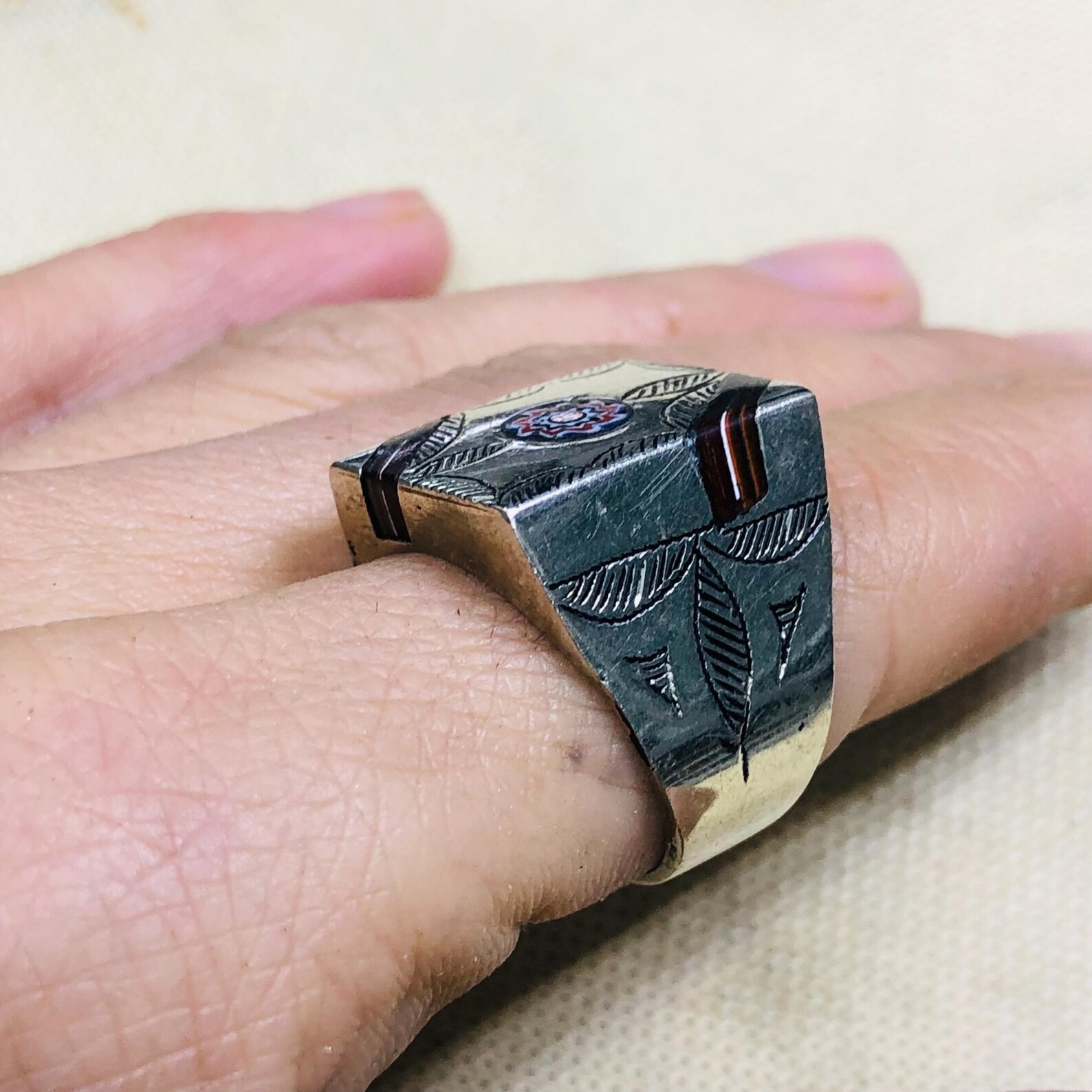 Berber Tuareg Amazigh métal Engraved Ring with Tribal Design