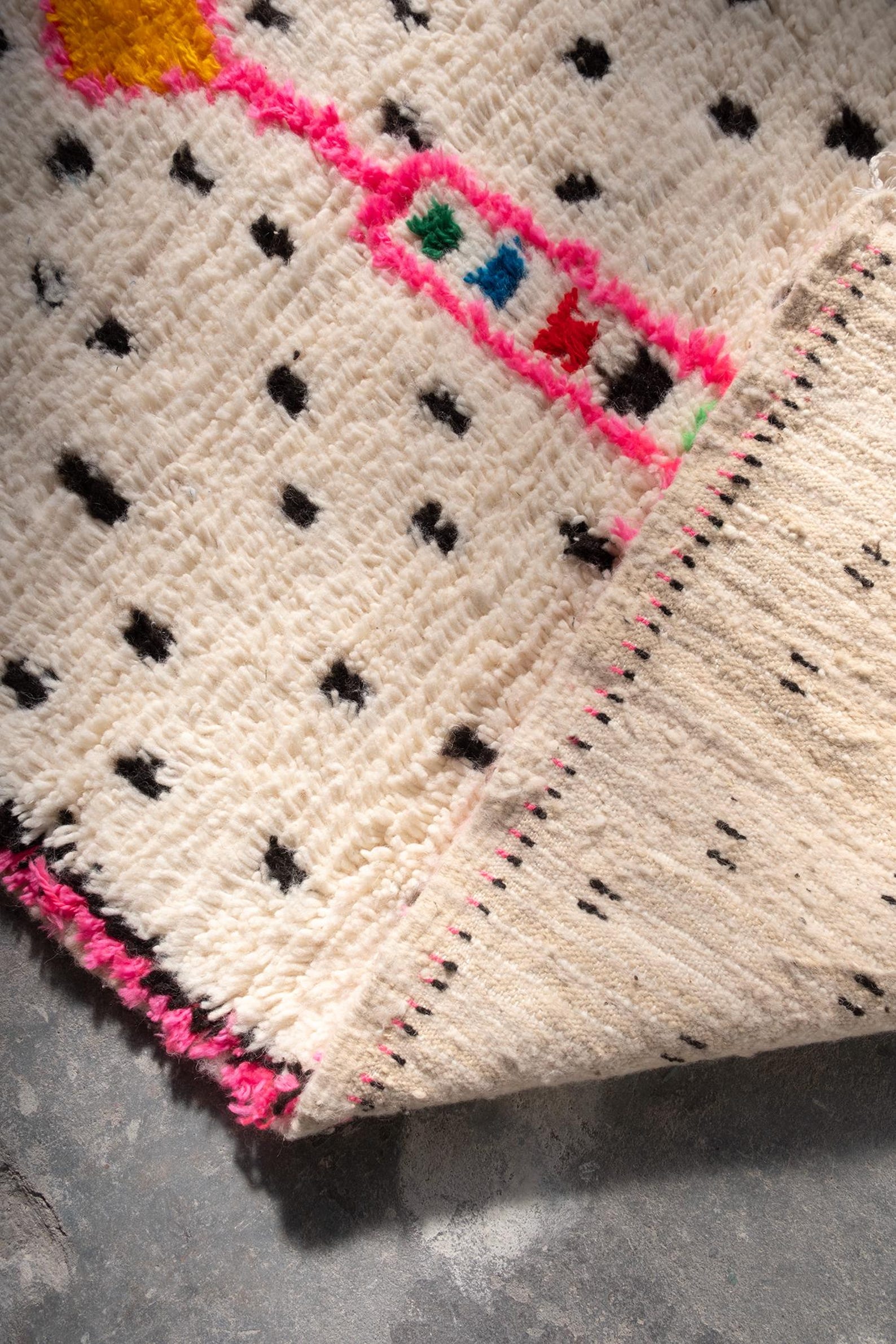 Amazigh Azilal Berber Handmade Wool Rug with Central Motif
