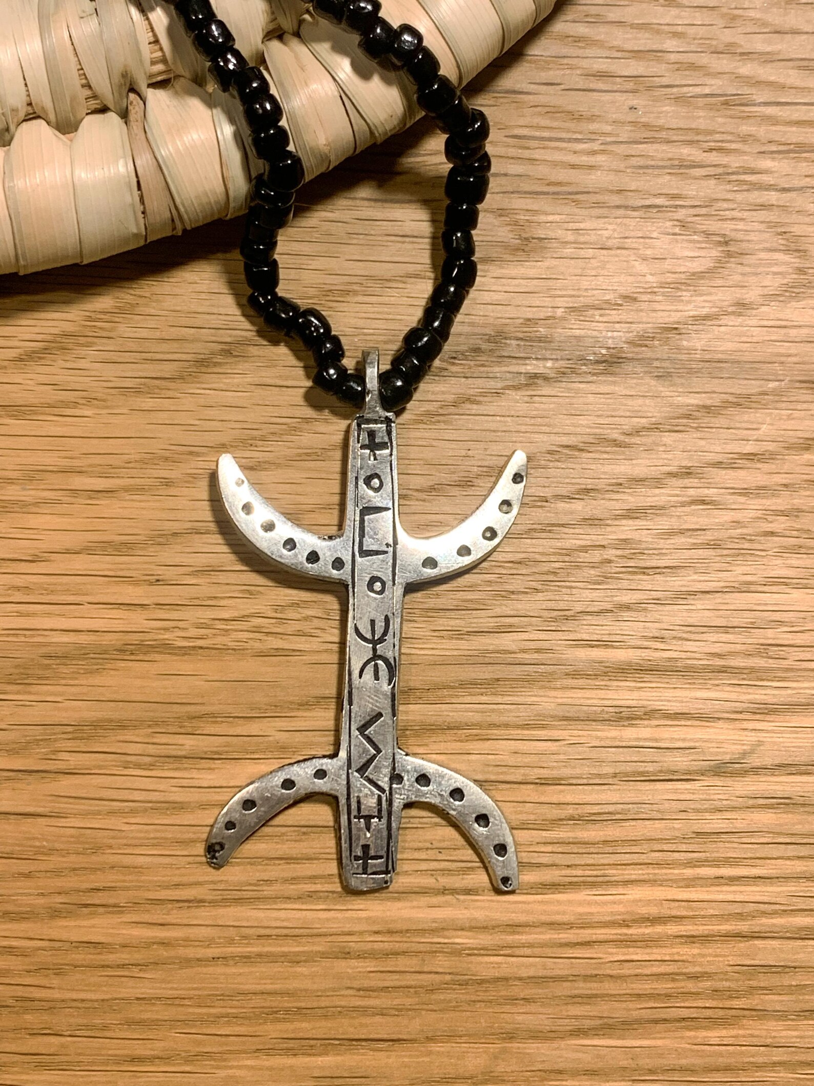 Amazigh Tamazight Yaz Mano símbolo Necklace with Cordon Leather