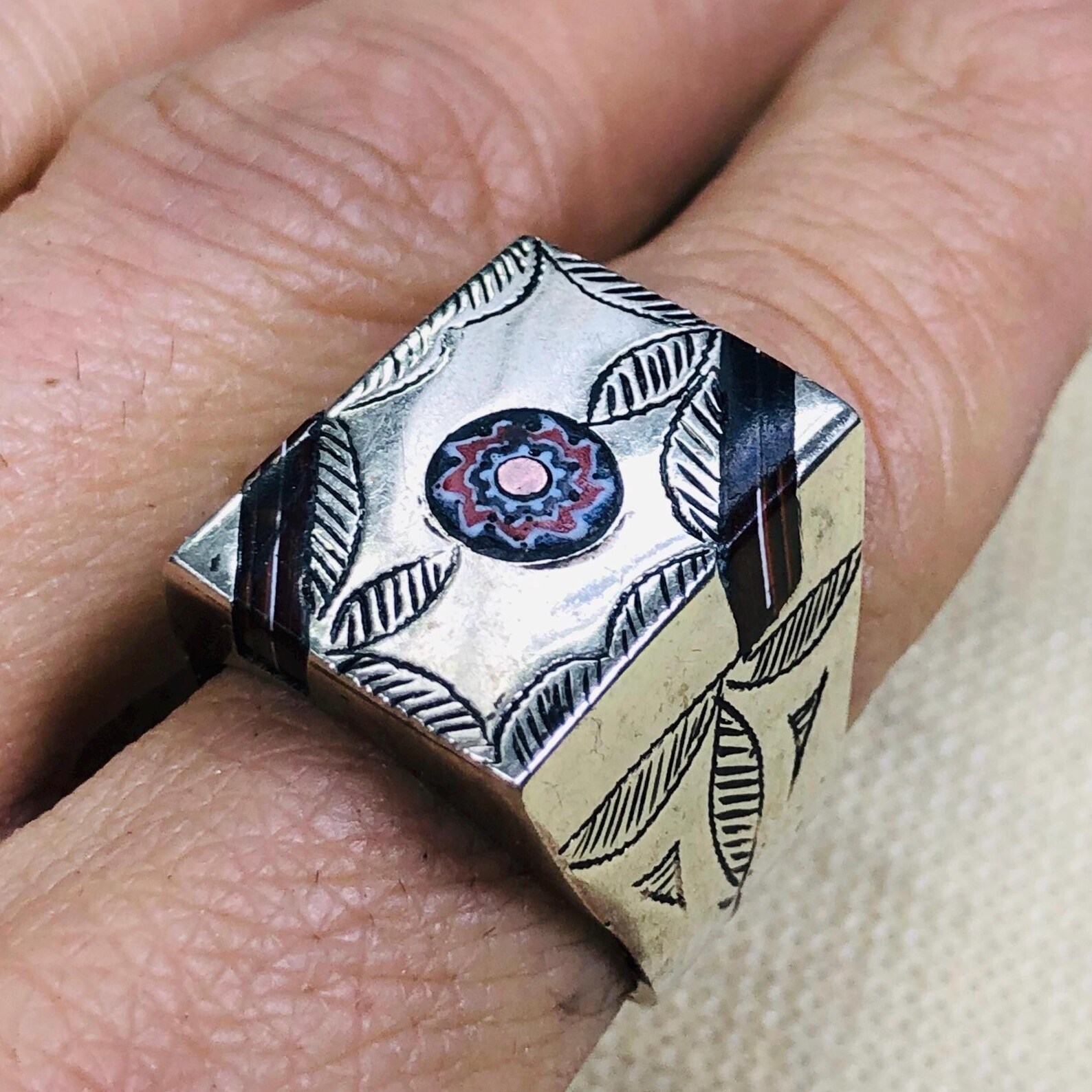 Berber Tuareg Amazigh métal Engraved Ring with Tribal Design