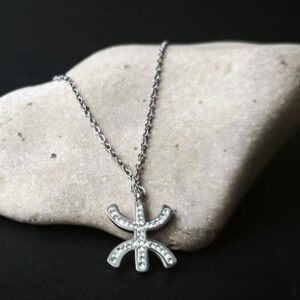 Amazigh Berber Kabyle Yaz Tifinagh lettre Necklace with Sparkling Pendant