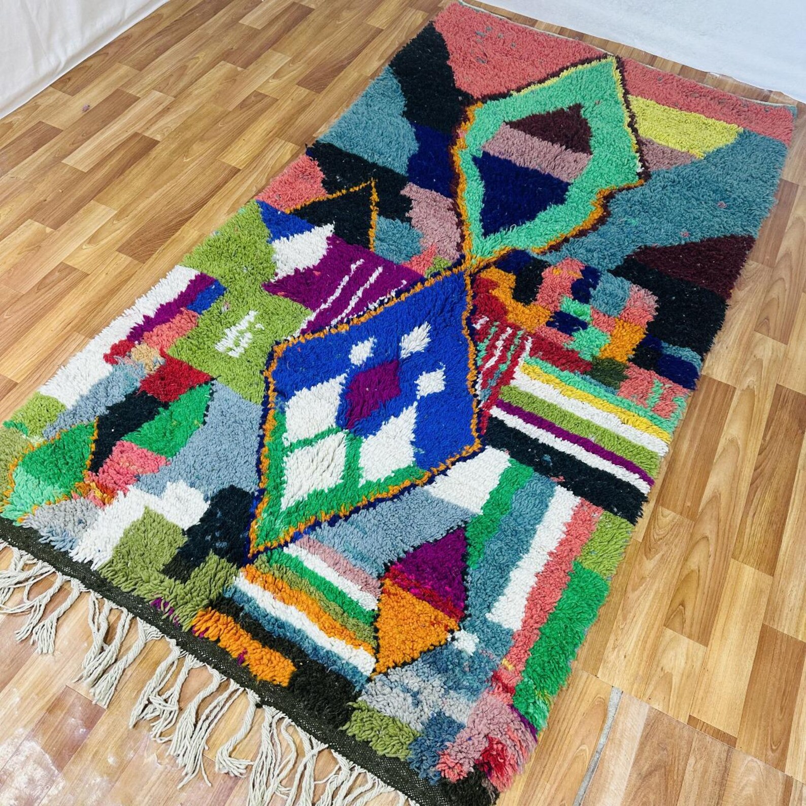 Amazigh Berber Handmade Wool Rug with Geometric Diamond Design