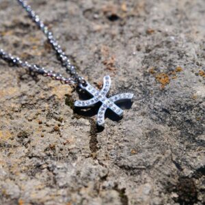 Amazigh Berber Kabyle Yaz Tifinagh lettre Necklace with Sparkling Pendant