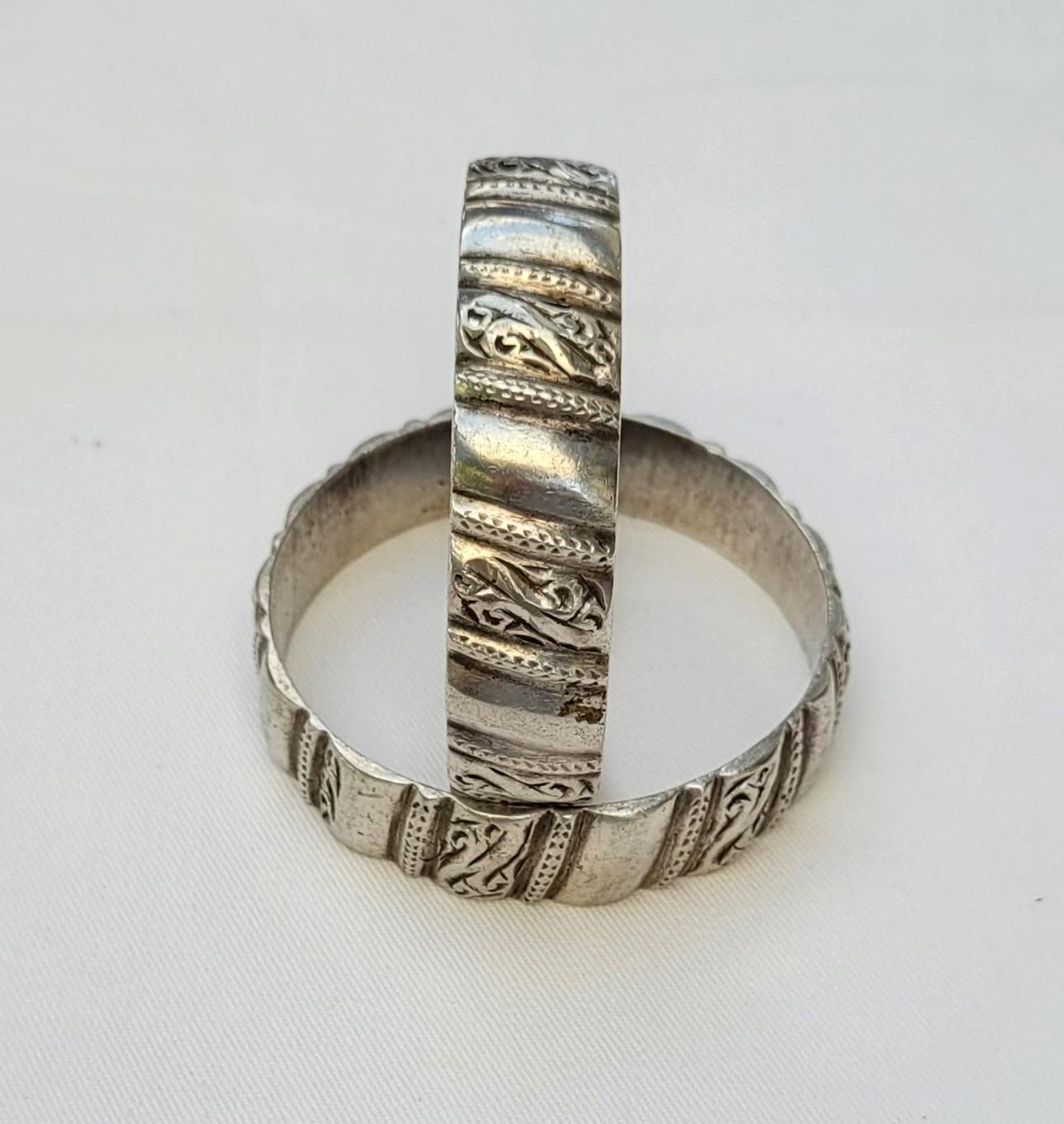 Amazigh Berber Tifinagh Paire d’Ancien Silver Bracelet Maroc