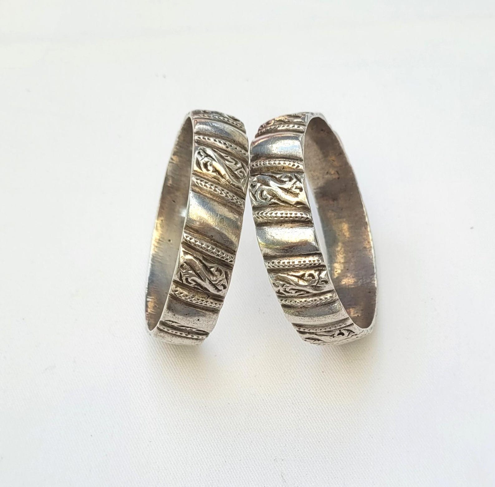 Amazigh Berber Tifinagh Paire d’Ancien Silver Bracelet Maroc