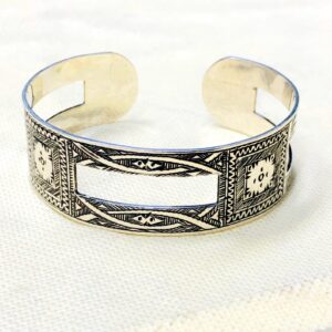 Amazigh Tuareg Berber Gravé Maroc Bracelet with Open Silver Design
