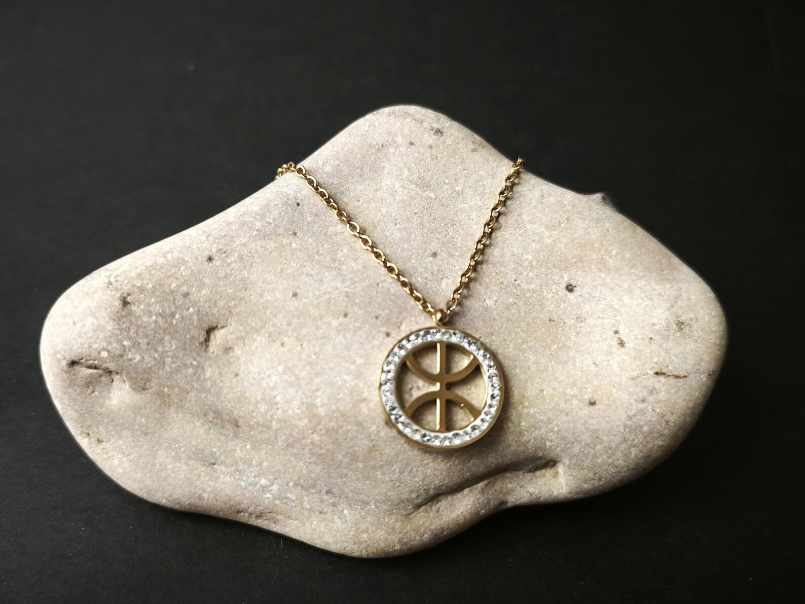 Amazigh Yaz Tifinagh Berber Kabyle lettre Pendant Necklace