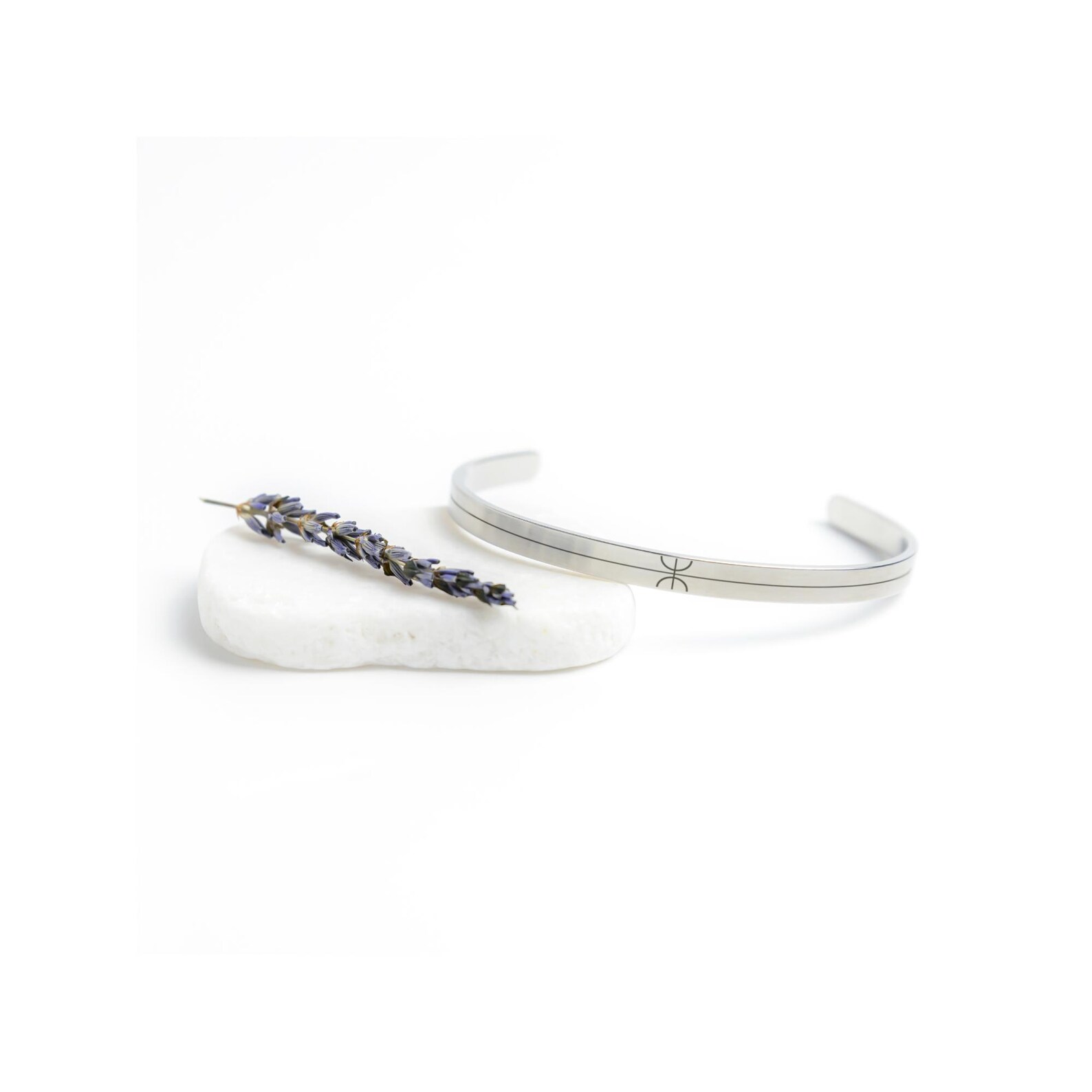 Amazigh Berber Tifinagh Yaz Symbol Cuff Modern Bracelet