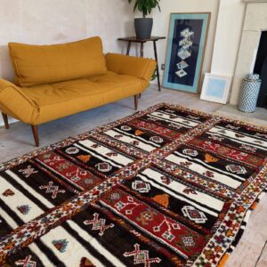 Ziri-Moon Amazigh Wool Rug with Geometric Vintage Carpet Design