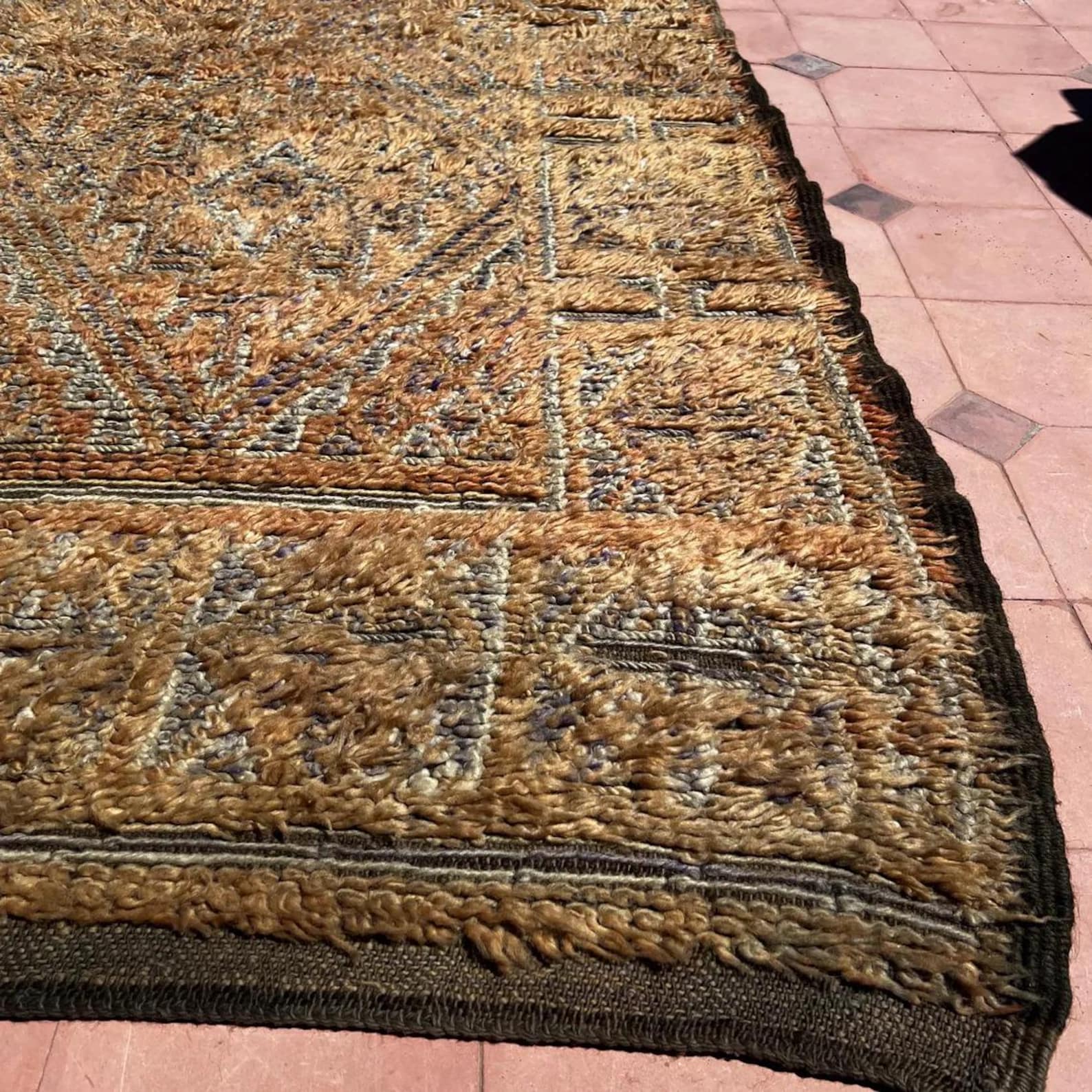 Vintage Beni Mguild Berber Amazigh High-Pile Wool Rug Living Room
