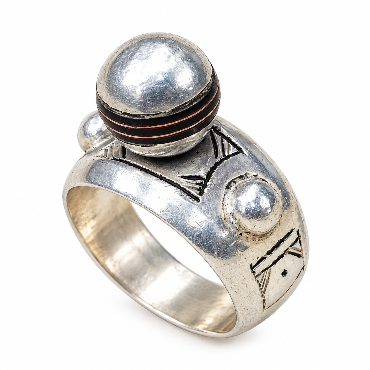 Amazigh Berber Tuareg Silver Ring with Traditional Engraving