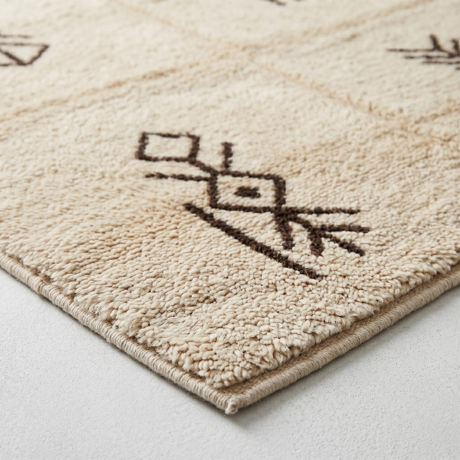 Berber Amazigh Beni Ourain Ivory Wool Rug With Tribal Symbols