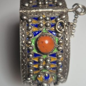 Antikes Berber-Armband Kabyle Berber Bracelet with Coral Details