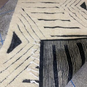 Berber Amazigh Akhnif Kilim Rug Taznakht Handwoven Wool Tribal Design