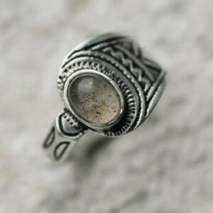 Amazigh Tuareg Artisanat chevalière Ring with massif Silver Labradorite Design