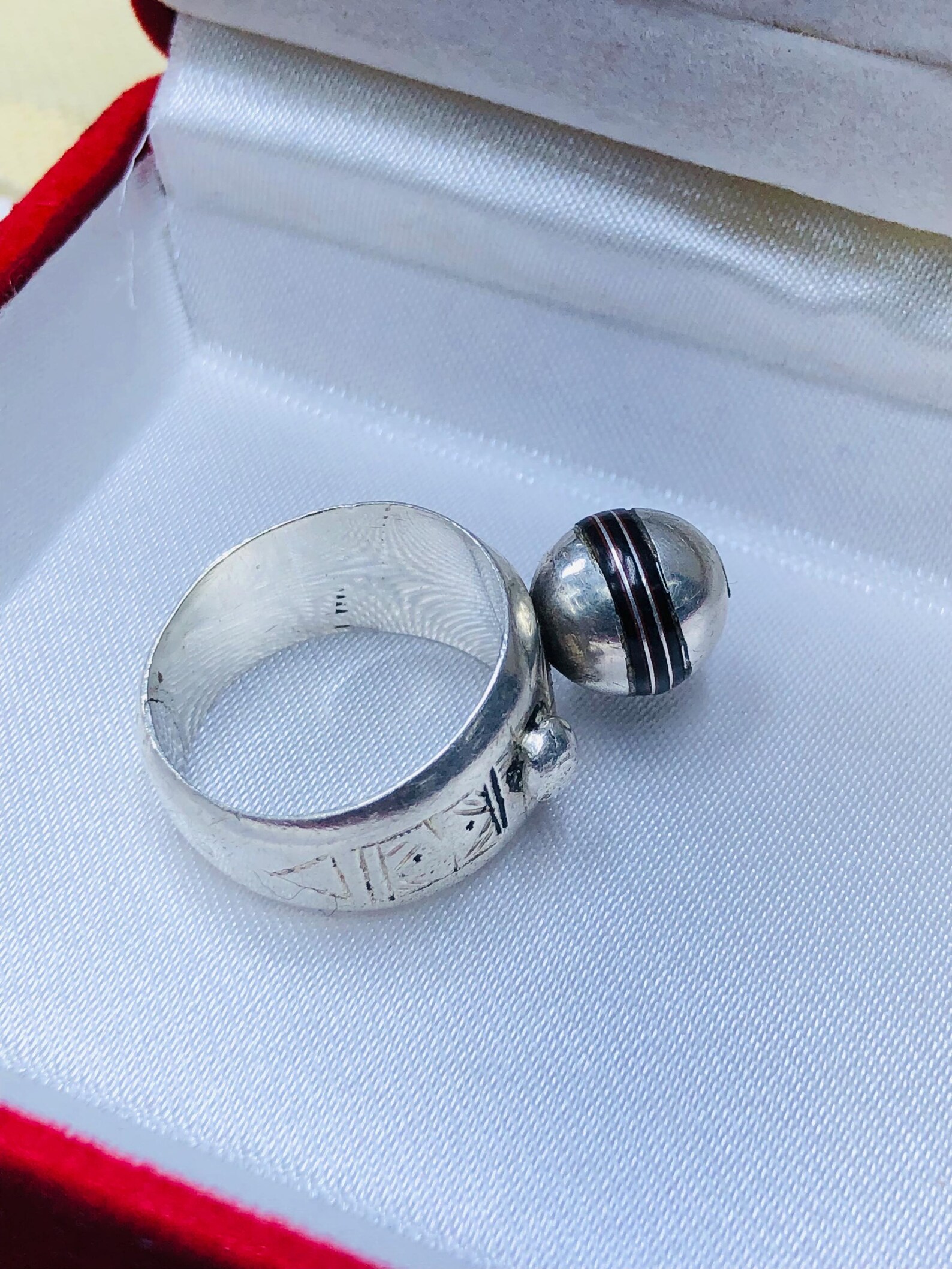 Amazigh Berber Tuareg Silver Ring with Traditional Engraving