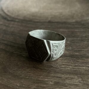 Antique Amazigh Berber Silver Ring with Geometric Engraved Motifs
