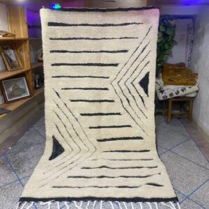 Berber Amazigh Akhnif Kilim Rug Taznakht Handwoven Wool Tribal Design