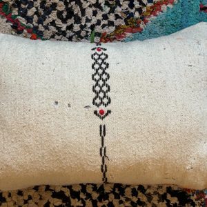 Berber Handmade Wool Pillow Cover Vintage Kilim Style Rustic Pink