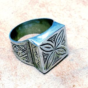 Berber Tuareg gravée Silver Ring with Adjustable Engraved Design