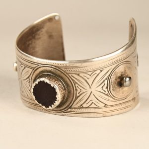 Antico bracciale berbero Berber Silver Enamel Bracelet with Glass