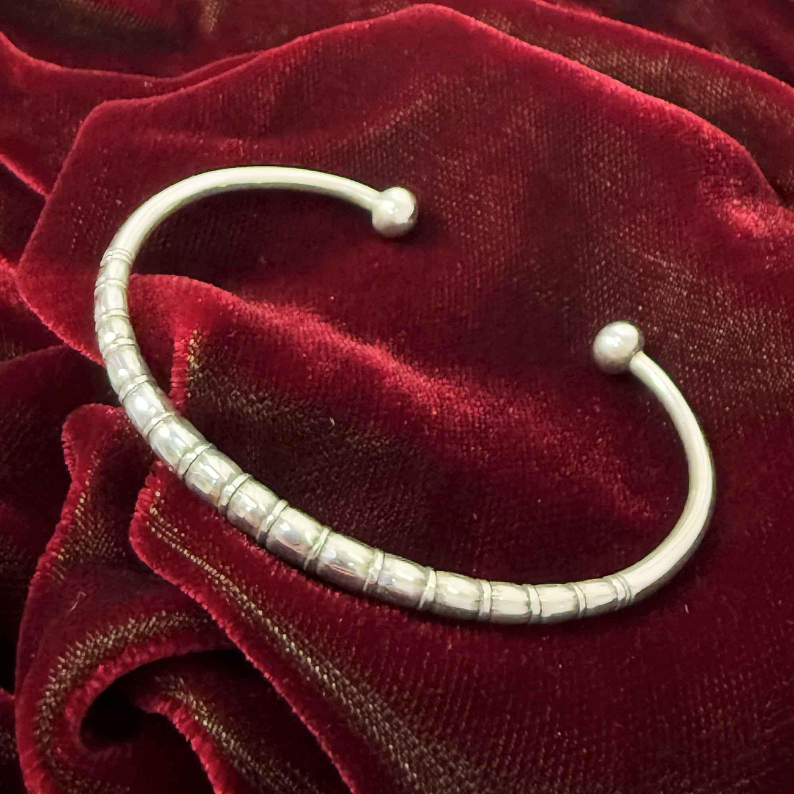 Berber Tuareg Azmam Silver Massif Bracelet with Sahara Dune Design