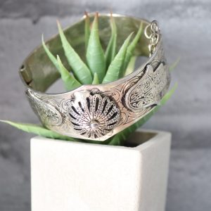 Berber Tuareg Vintage Camel Motif Silver Tone Cuff Bracelet