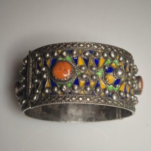 Antikes Berber-Armband Kabyle Berber Bracelet with Coral Details