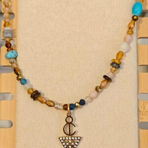 Amazigh Berber Tizerzit pierres Necklace with Natural Stones and Fibule Pendant