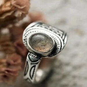 Amazigh Tuareg Artisanat chevalière Ring with massif Silver Labradorite Design