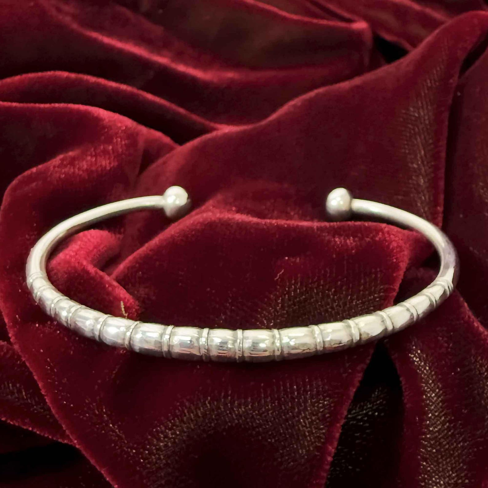 Berber Tuareg Azmam Silver Massif Bracelet with Sahara Dune Design