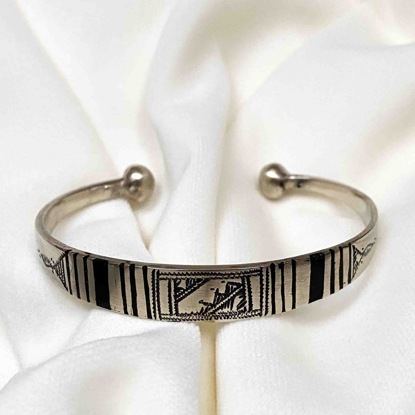 Berber Tuareg Elkze Tenere Traditional Bracelet with Amazigh Style