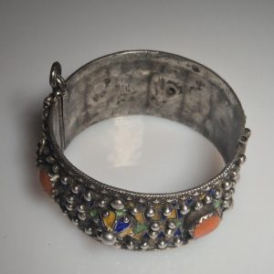 Antikes Berber-Armband Kabyle Berber Bracelet with Coral Details