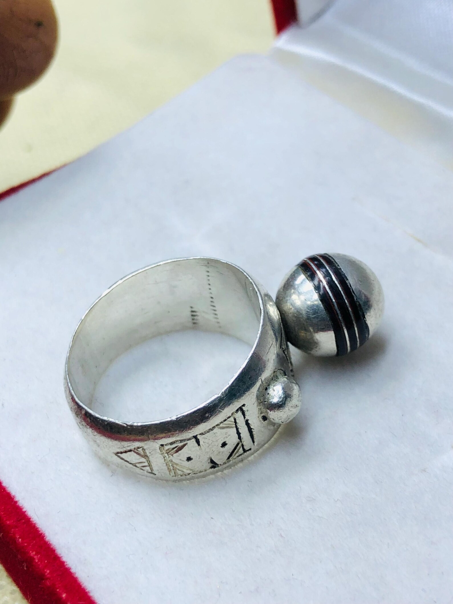 Amazigh Berber Tuareg Silver Ring with Traditional Engraving