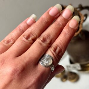 Amazigh Tuareg Artisanat chevalière Ring with massif Silver Labradorite Design
