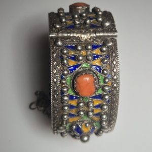 Antikes Berber-Armband Kabyle Berber Bracelet with Coral Details