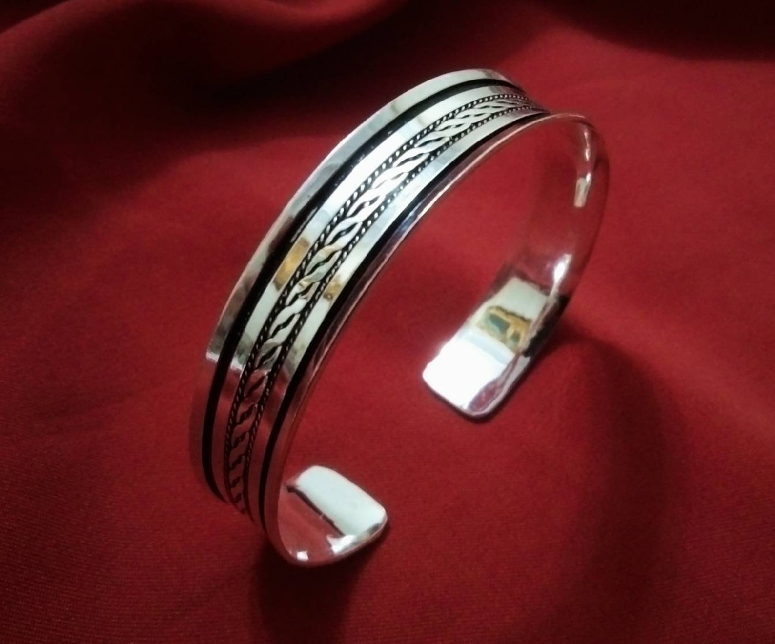 Berber Tuareg Sterling Silver Réglable Bracelet with Twisted Wire Design