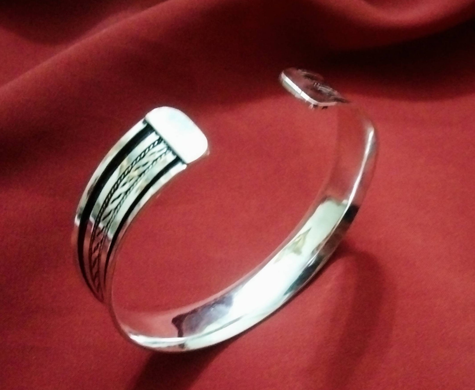 Berber Tuareg Sterling Silver Réglable Bracelet with Twisted Wire Design