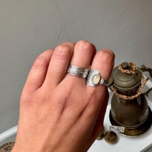 Amazigh Tuareg Artisanat chevalière Ring with massif Silver Labradorite Design