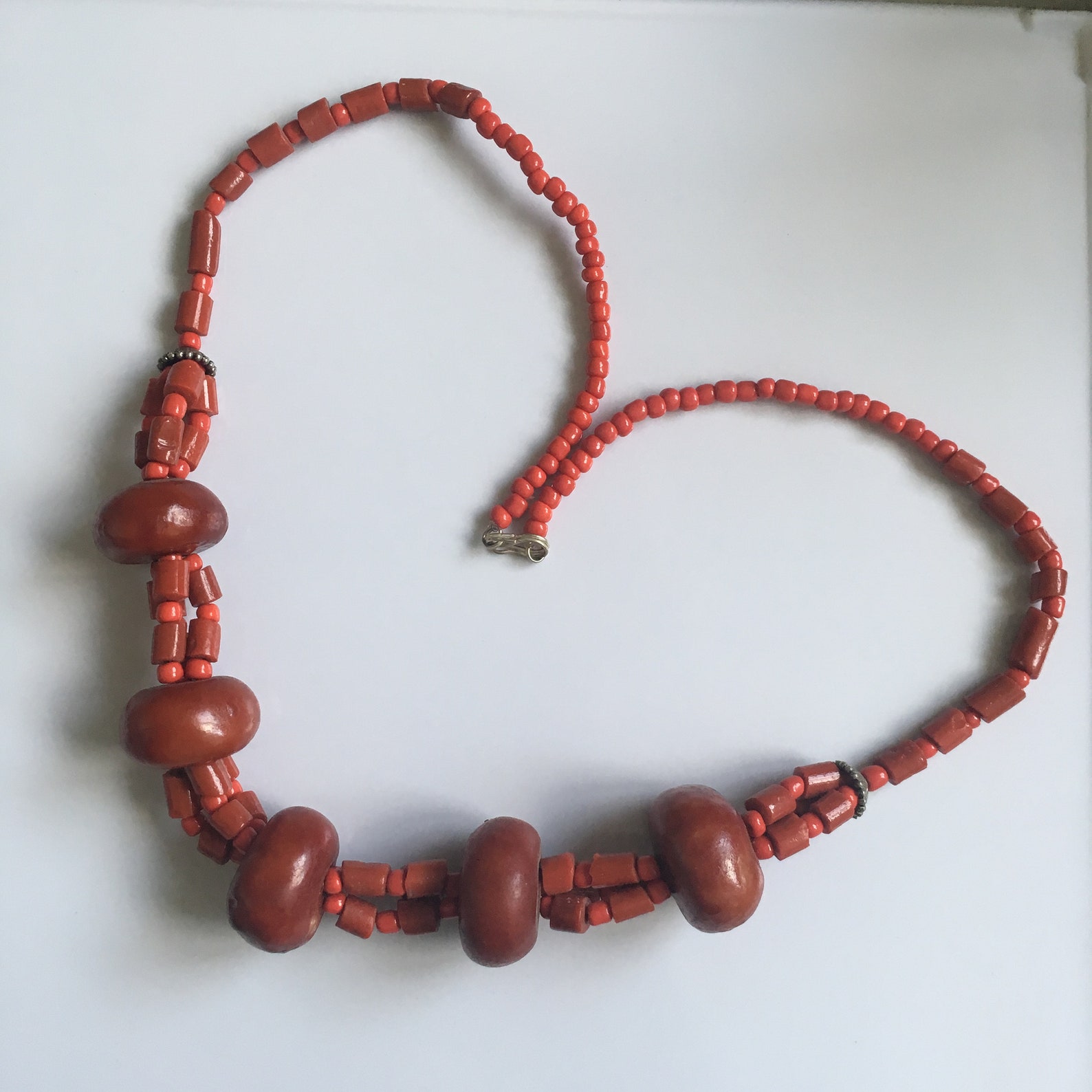 Amazigh Traditional Resin Beads Necklace With Maroon Tribal Style