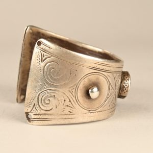 Antico bracciale berbero Berber Silver Enamel Bracelet with Glass