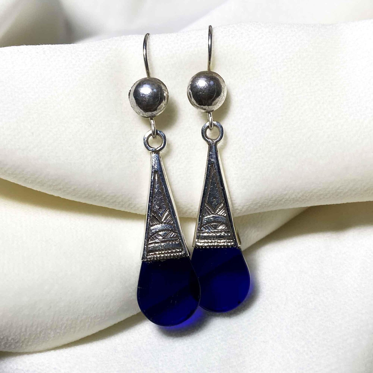 Berber Amazigh Tuareg Solid Silver Blue Verre Earrings with Engraved Details