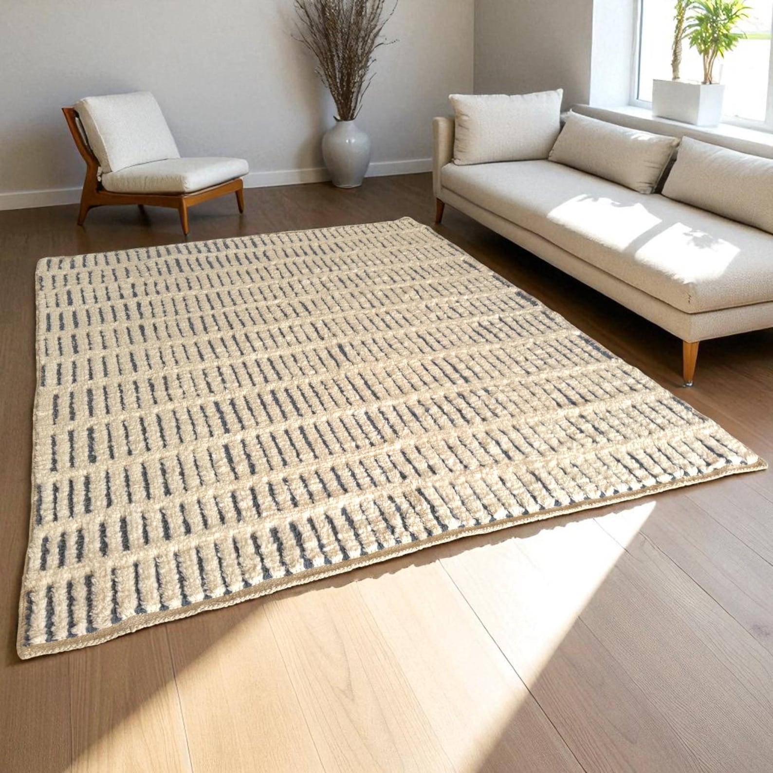 Amazigh Berber Yaz White Wool Rug with Striped Geometric Design