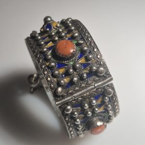 Antikes Berber-Armband Kabyle Berber Bracelet with Coral Details