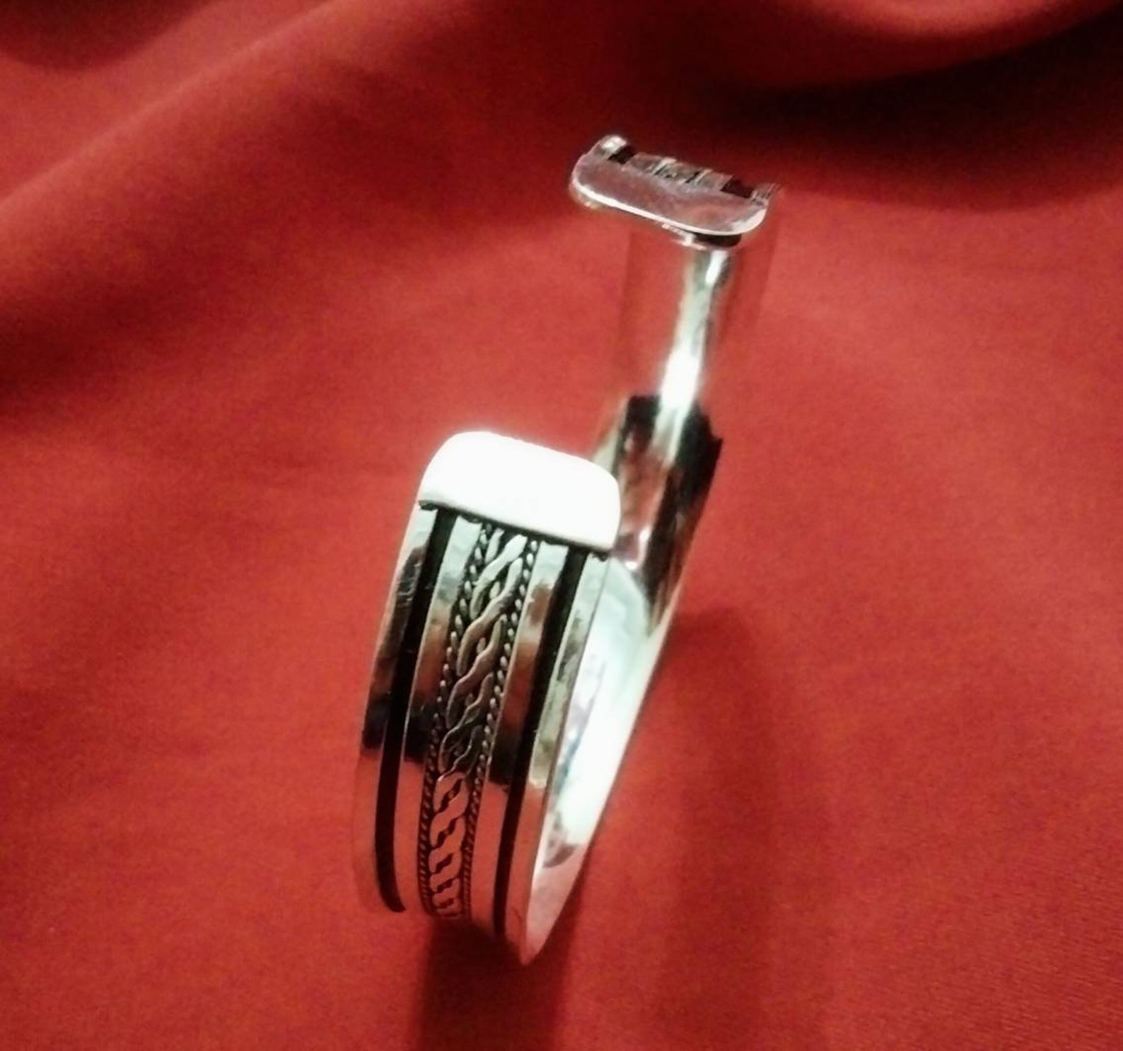 Berber Tuareg Sterling Silver Réglable Bracelet with Twisted Wire Design